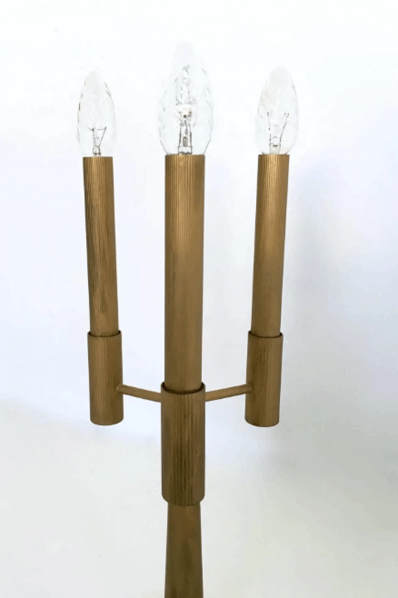 Three-armed brass table lamp with candelabra design, 1950s 4