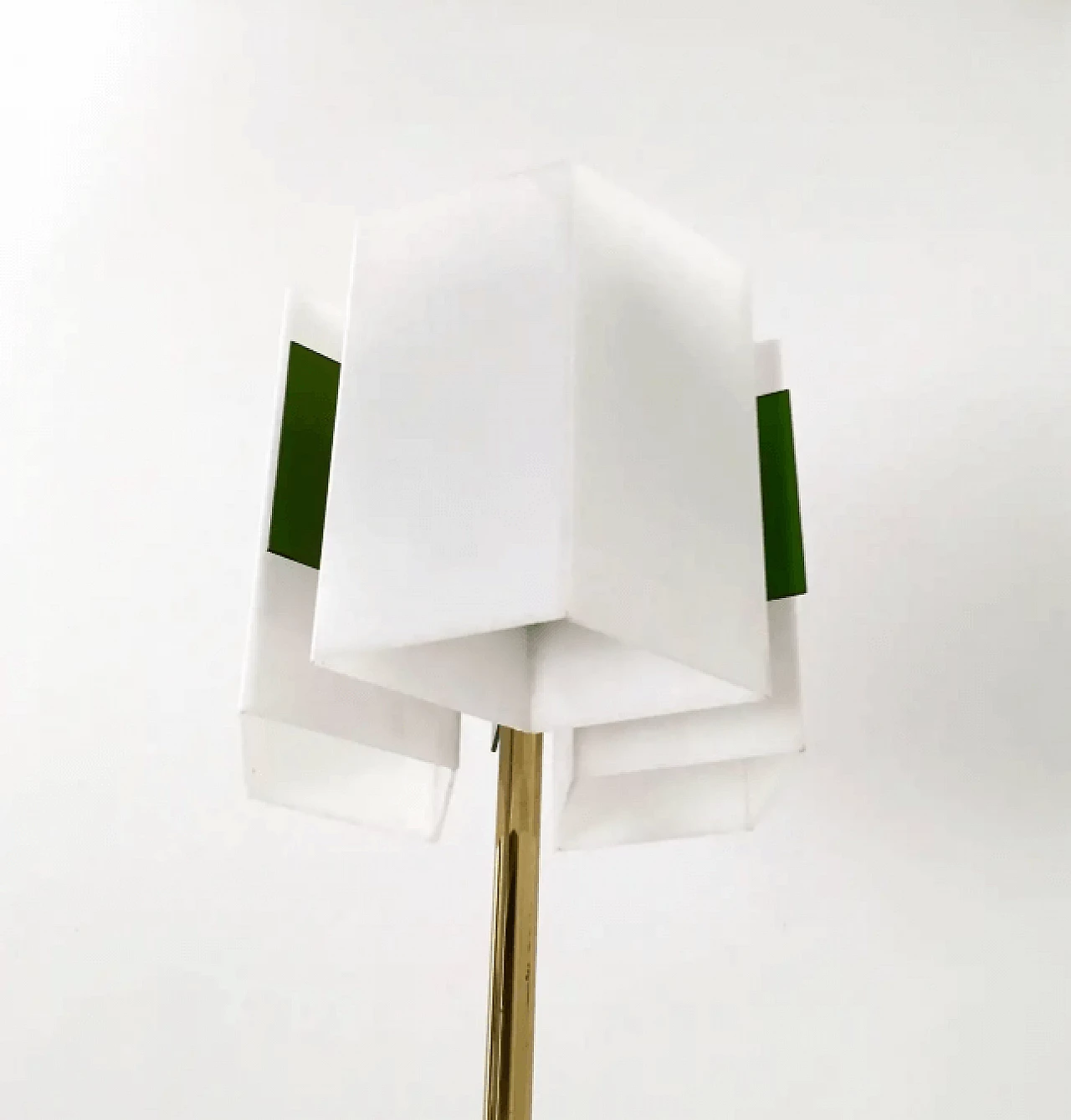 Lampada da terra in plexiglass e ottone di Stilux, anni '60 4