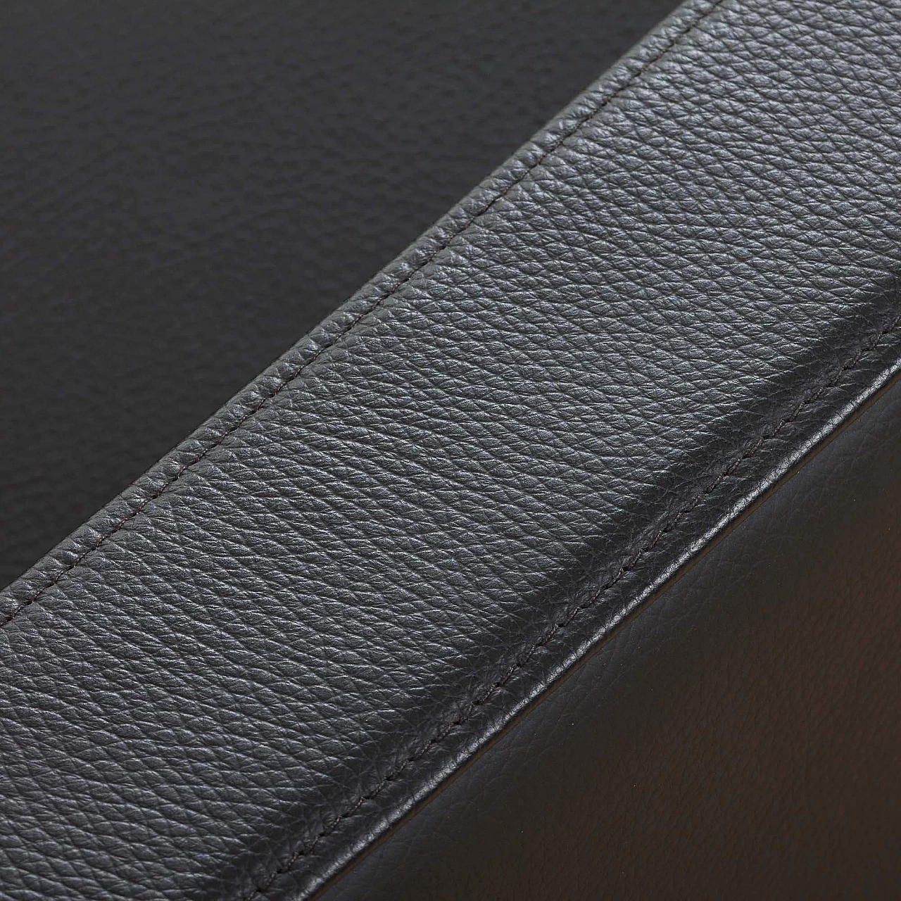 Coppia di poltrone reclinabili in pelle nera di Skipper, anni '80 18