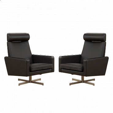 Pair of black leather recliners by Skipper, 1980s