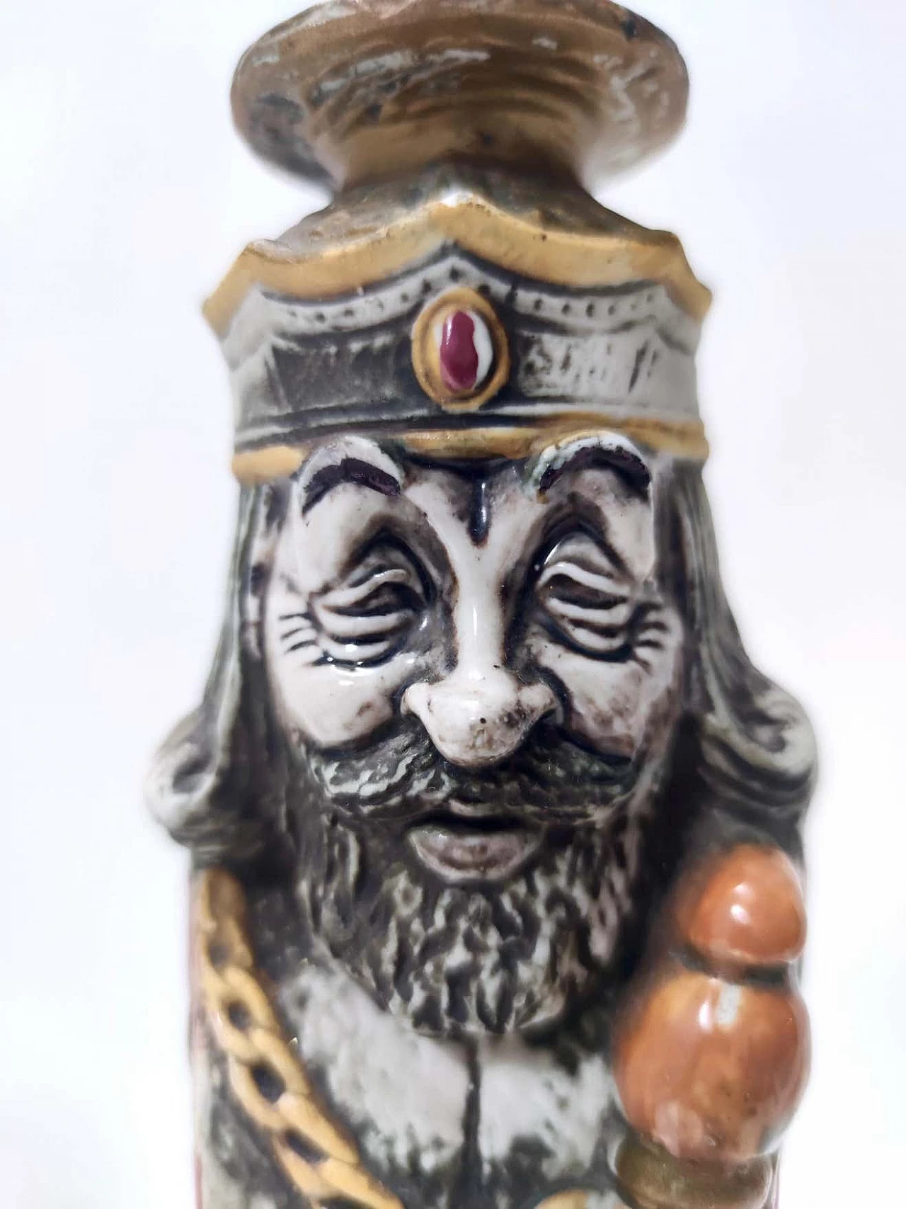 Coppia di bottiglie da liquore in ceramica raffiguranti un re e una regina, anni '60 5