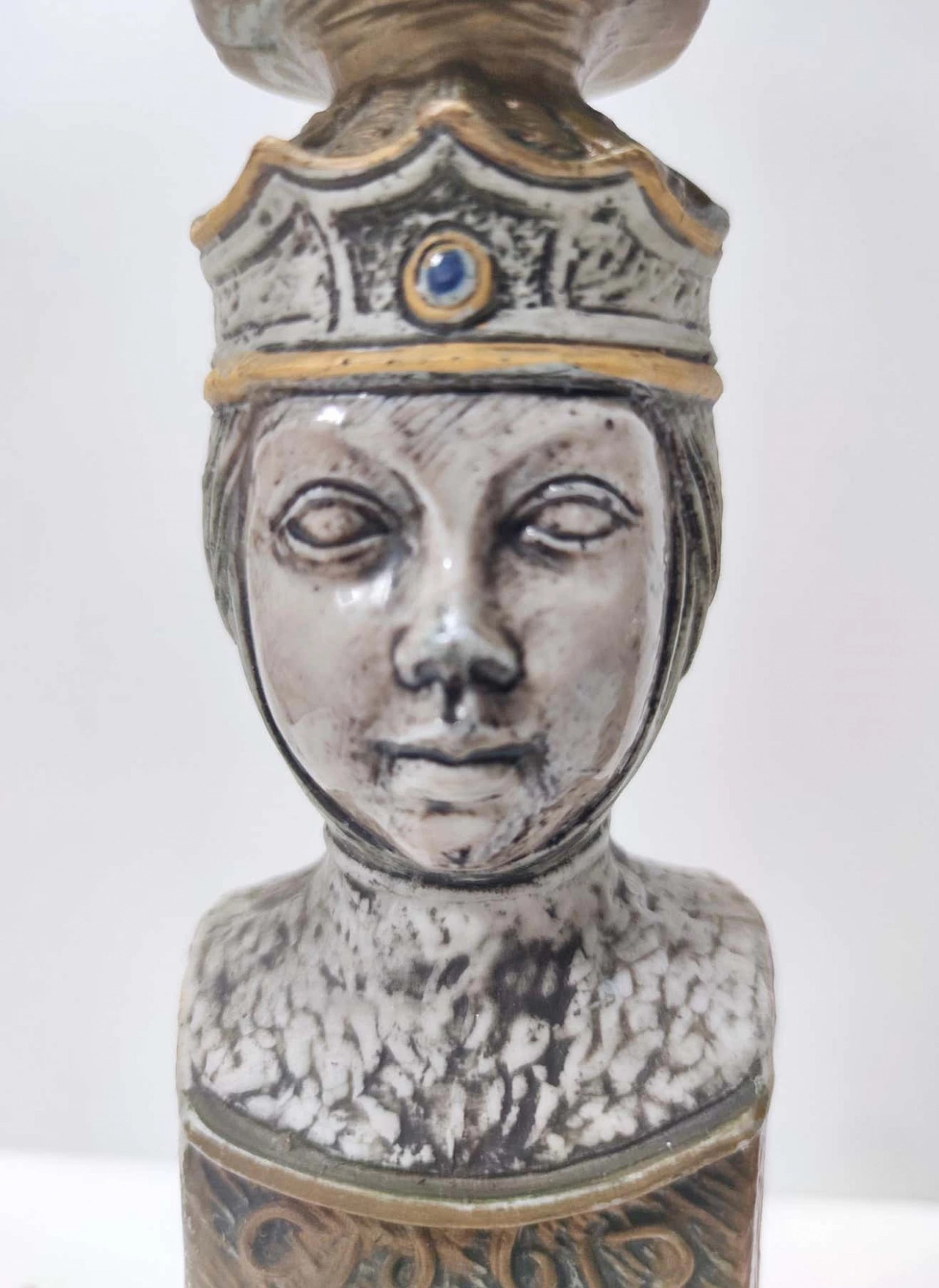 Coppia di bottiglie da liquore in ceramica raffiguranti un re e una regina, anni '60 10