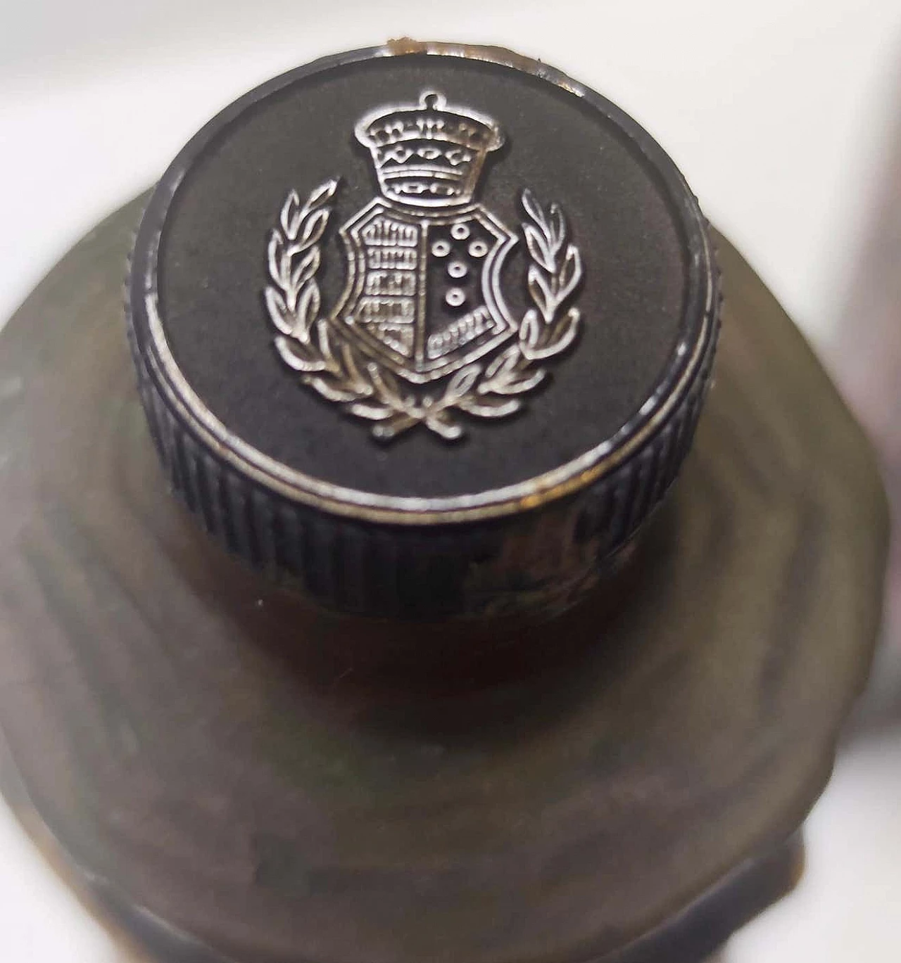 Coppia di bottiglie da liquore in ceramica raffiguranti un re e una regina, anni '60 15