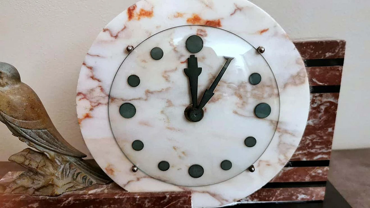 Marble clock with metal bird Art Decò, 1930s 7
