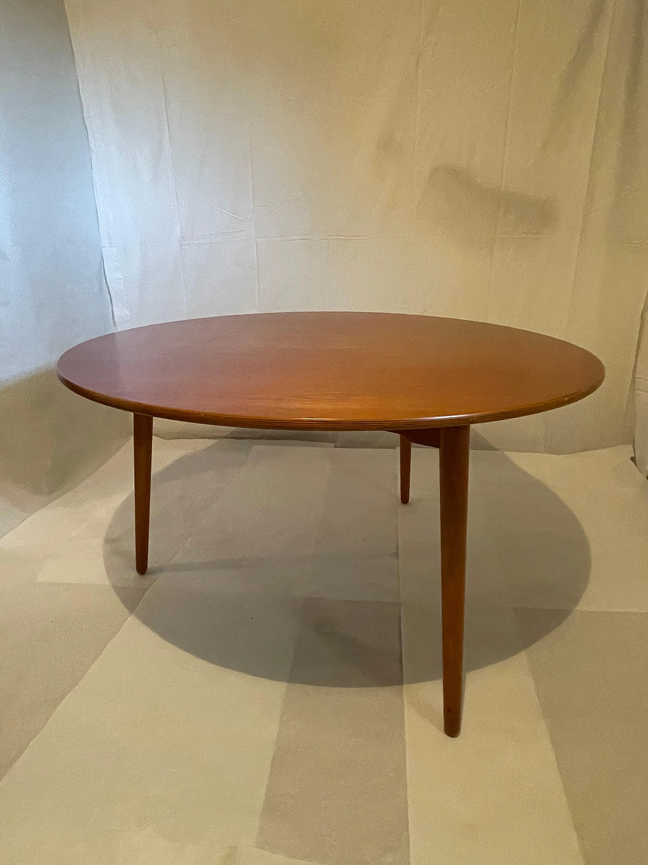 Heart round table by Hans Wegner for Fritz Hansen with 6 chairs, 1950s 9