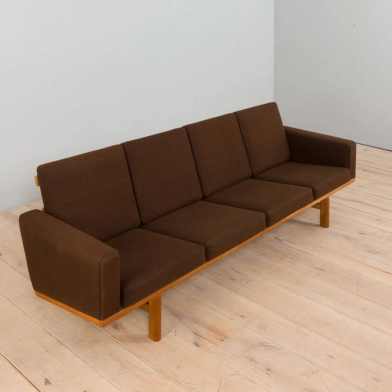 GE-236 four-seater sofa by Hans Wegner for Getama, 1950s 16