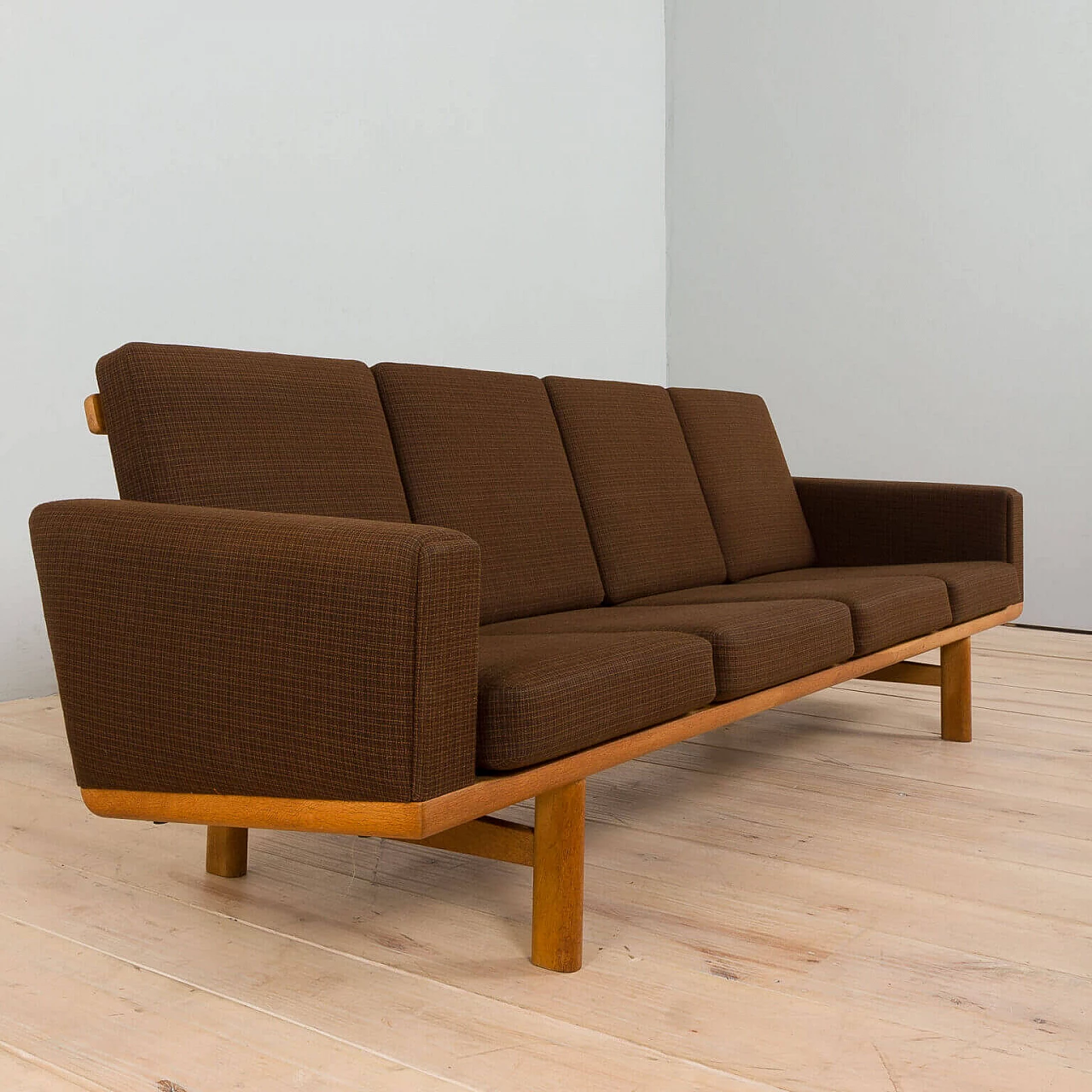 GE-236 four-seater sofa by Hans Wegner for Getama, 1950s 20