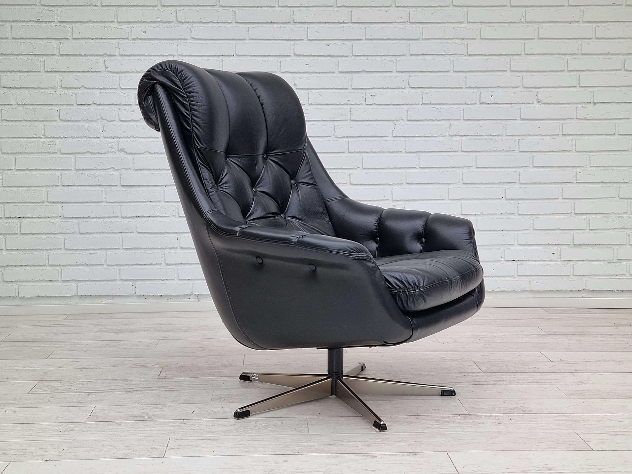Danish black leather swivel armchair, 1970s 1