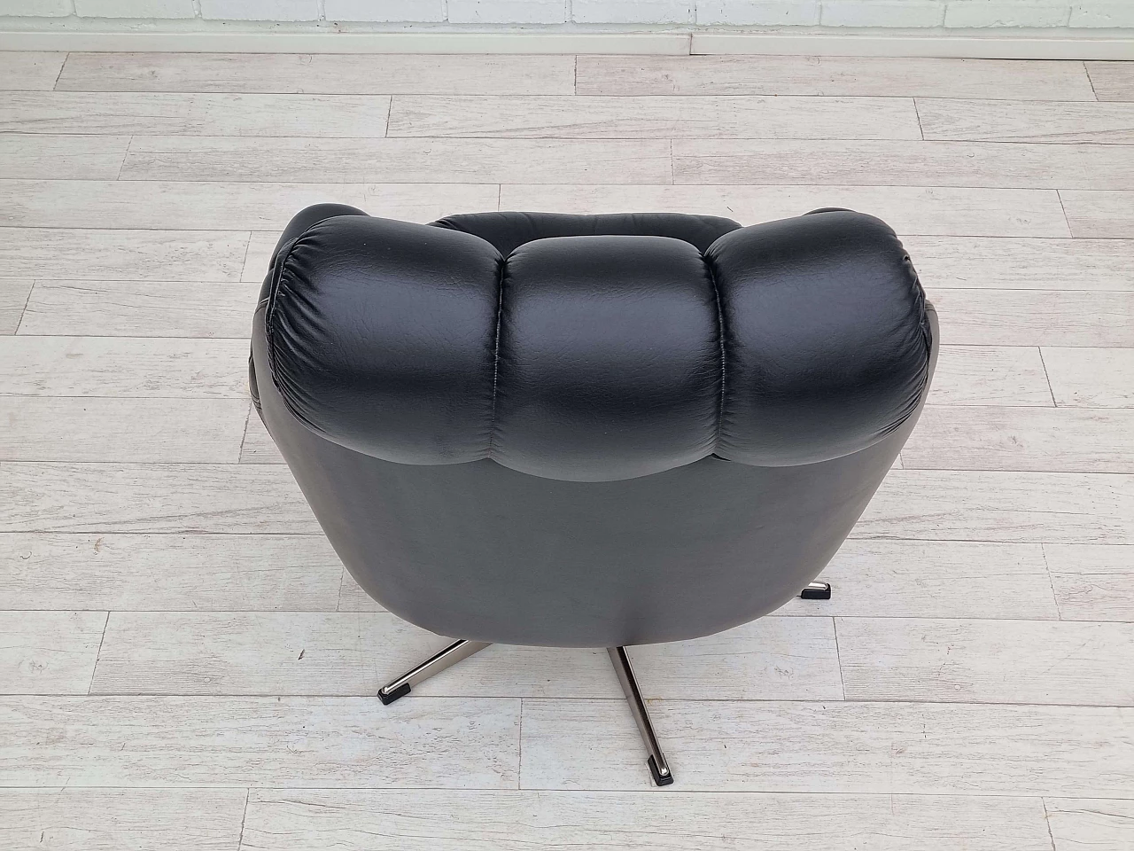 Danish black leather swivel armchair, 1970s 6