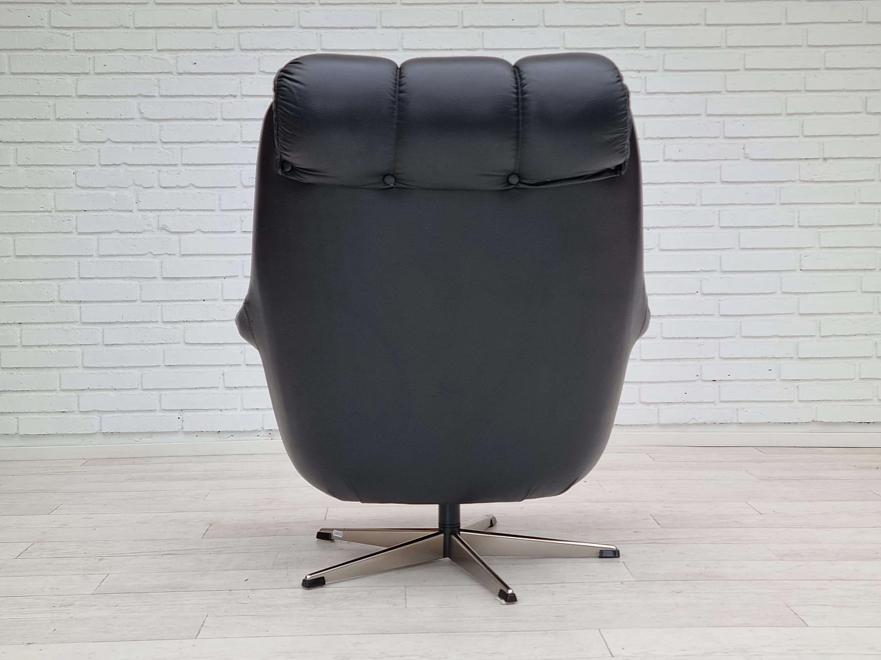 Danish black leather swivel armchair, 1970s 7