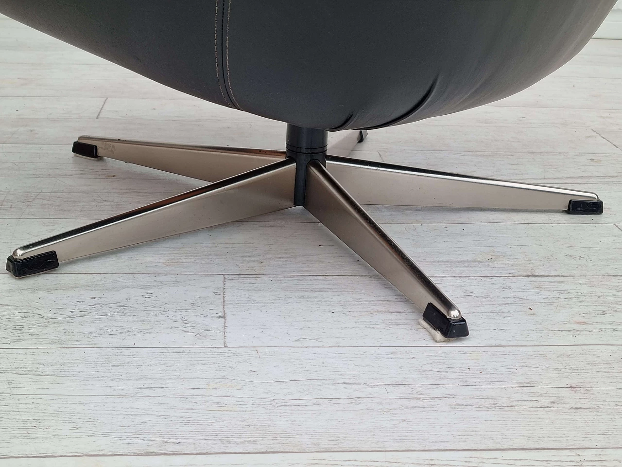 Danish black leather swivel armchair, 1970s 10