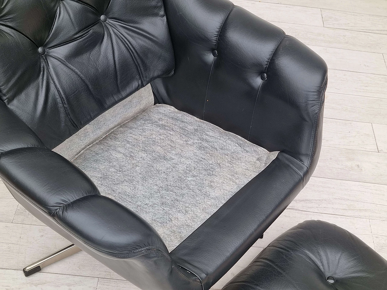 Danish black leather swivel armchair, 1970s 13