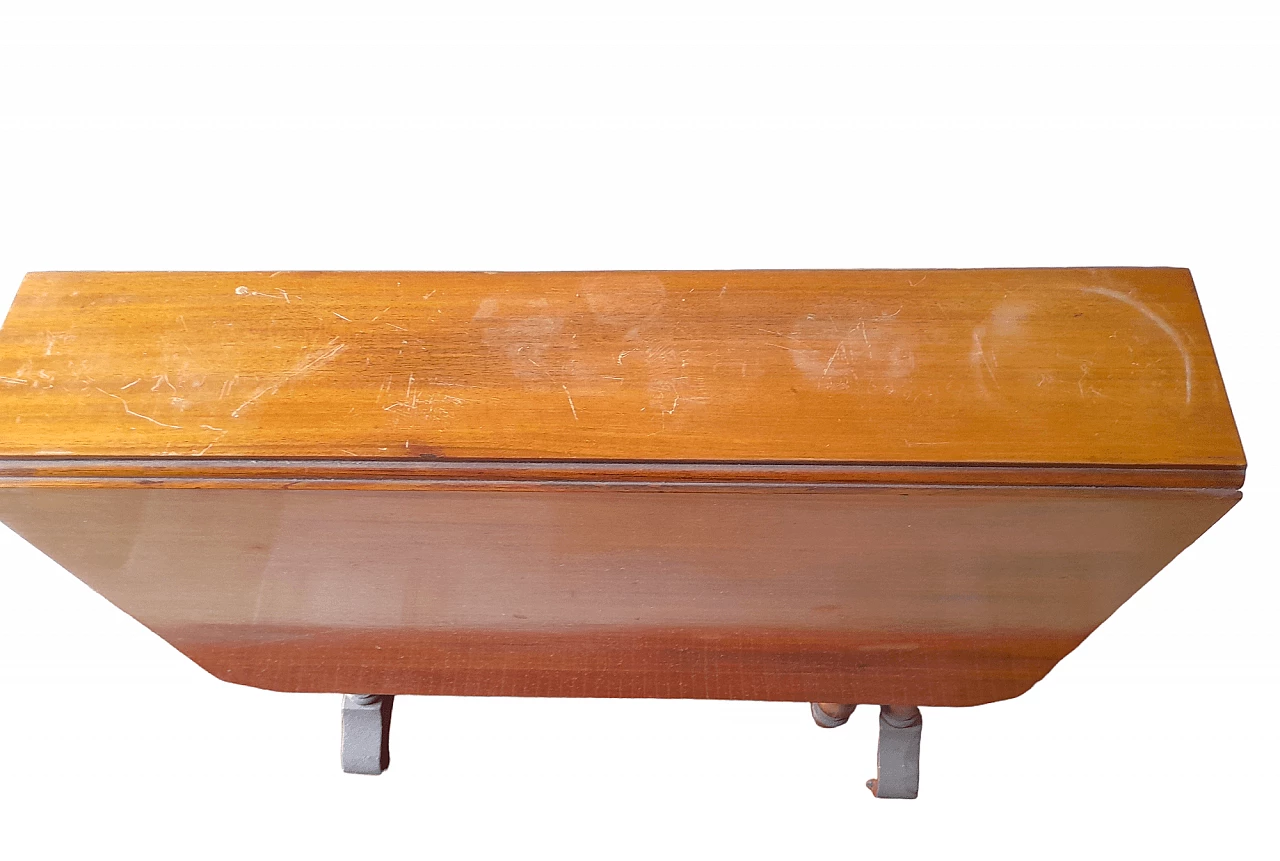 Tavolino pieghevole in legno con gambe tornite, anni '50 6