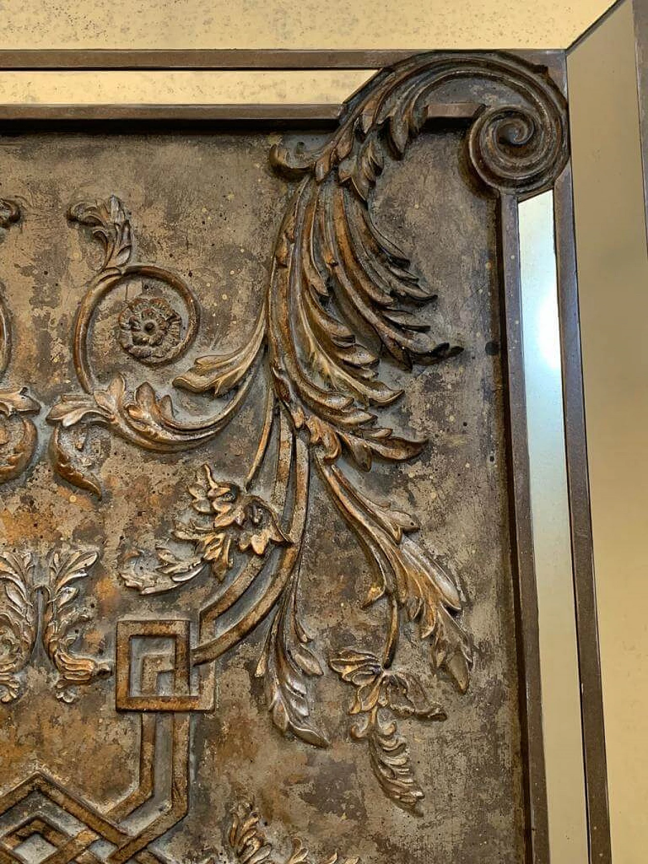 Pannello con cornice a specchio con elementi decorativi in ​​rilievo, anni '80 4