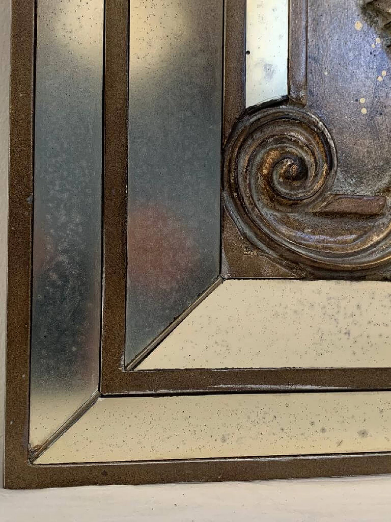 Pannello con cornice a specchio con elementi decorativi in ​​rilievo, anni '80 5