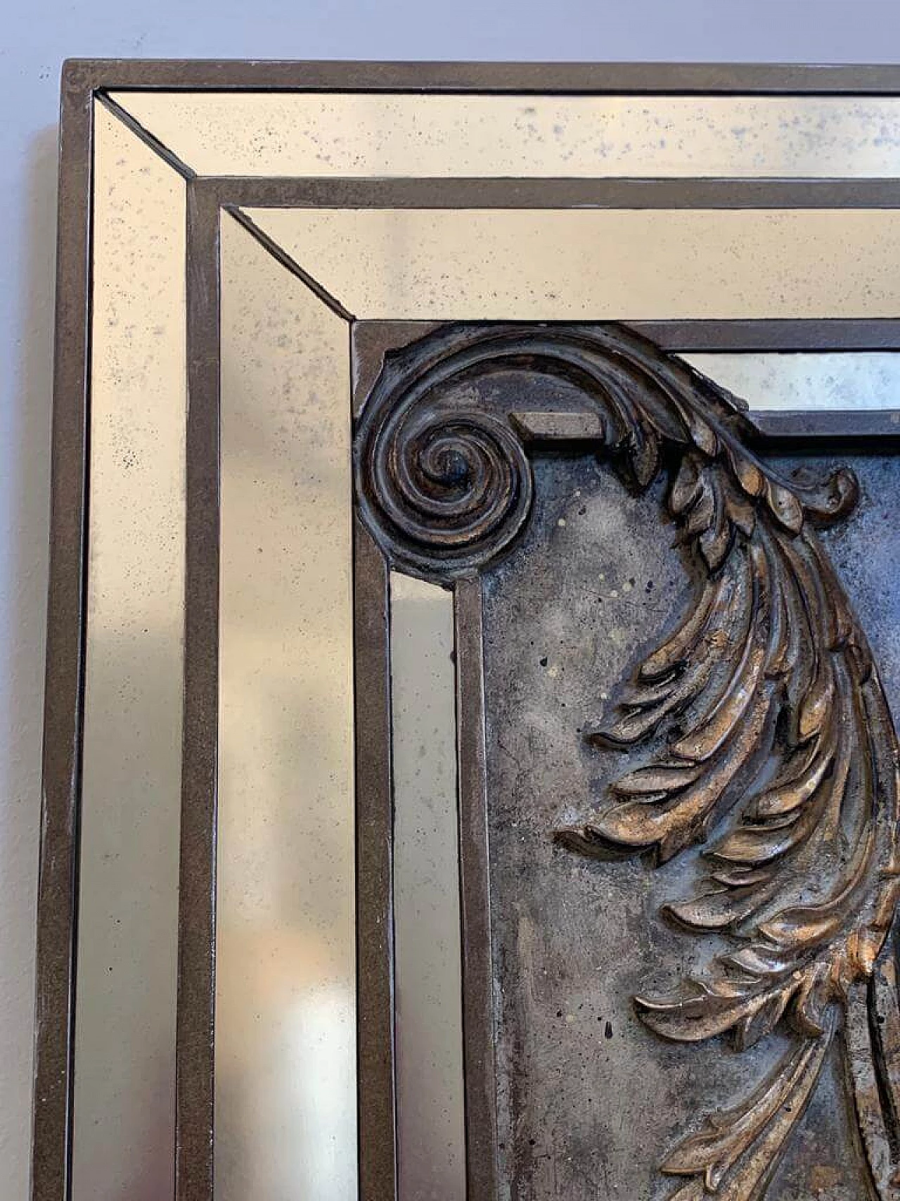 Pannello con cornice a specchio con elementi decorativi in ​​rilievo, anni '80 6
