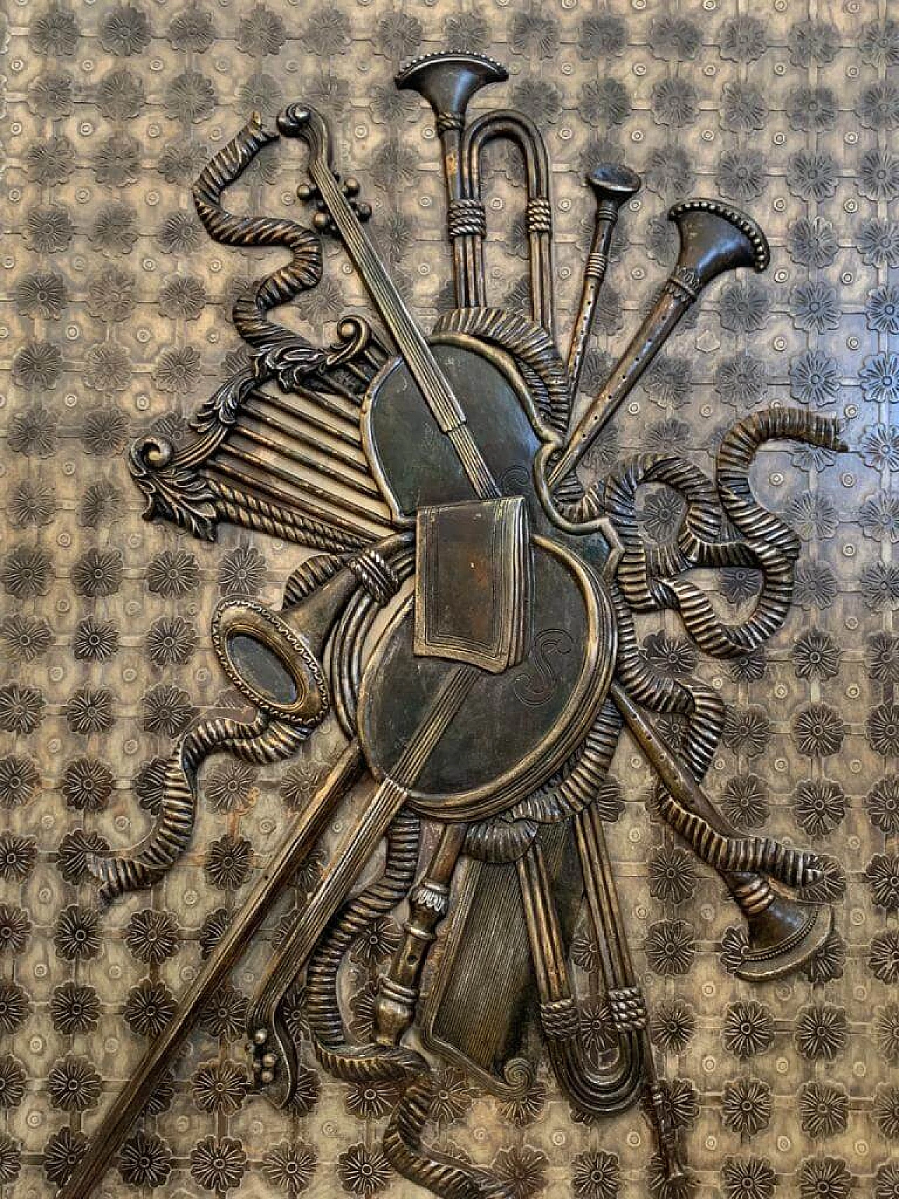 Pannello decorativo in resina scolpita su legno di Lam Lee, anni '90 3