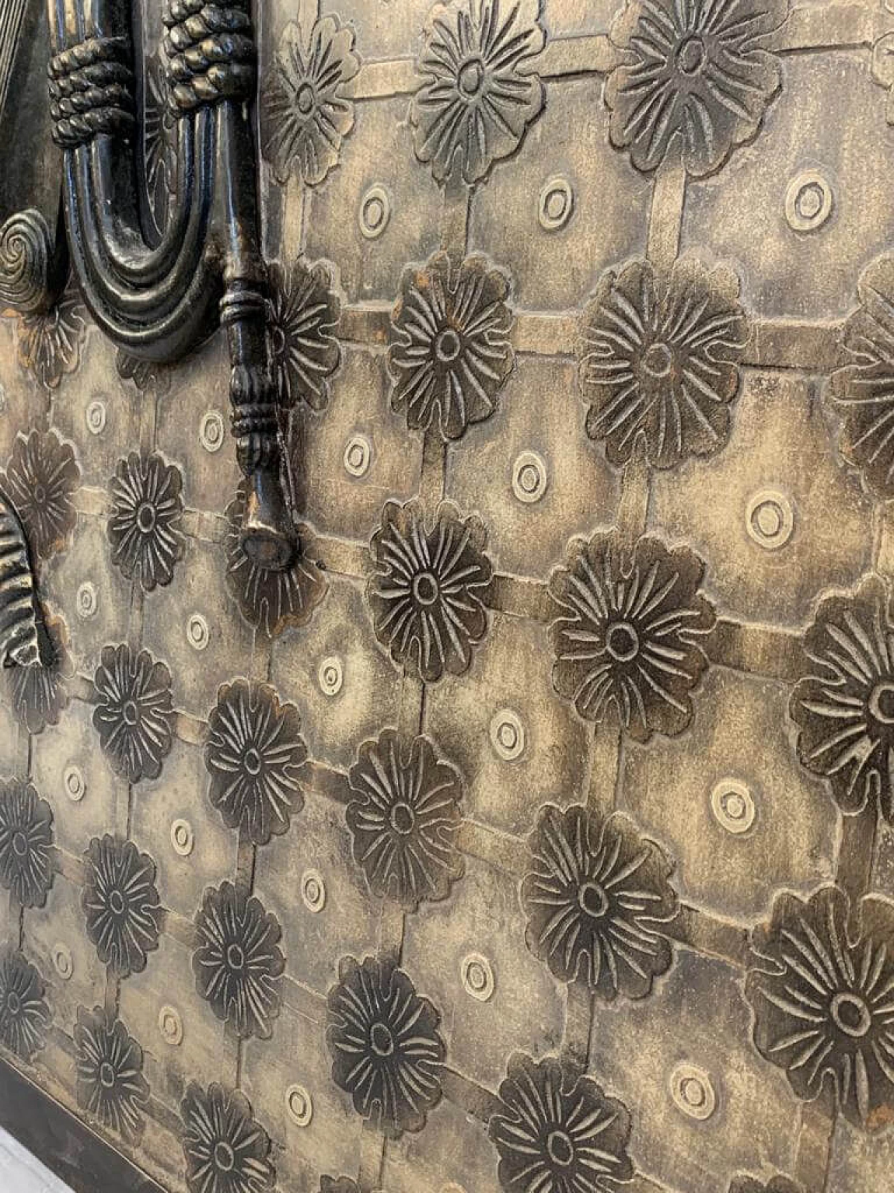 Pannello decorativo in resina scolpita su legno di Lam Lee, anni '90 7