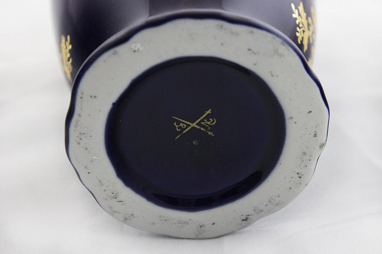 Vaso in ceramica blu con decorazioni Napoleone III, fine '800 6