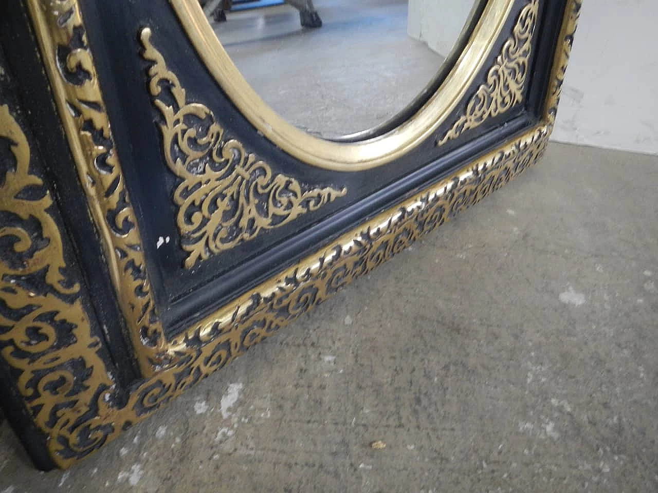 Specchio ovale in cornice rettangolare di abete intarsiato, anni '60 5