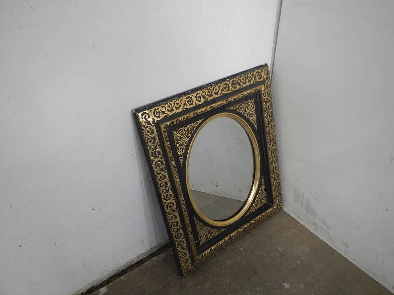 Specchio ovale in cornice rettangolare di abete intarsiato, anni '60 12