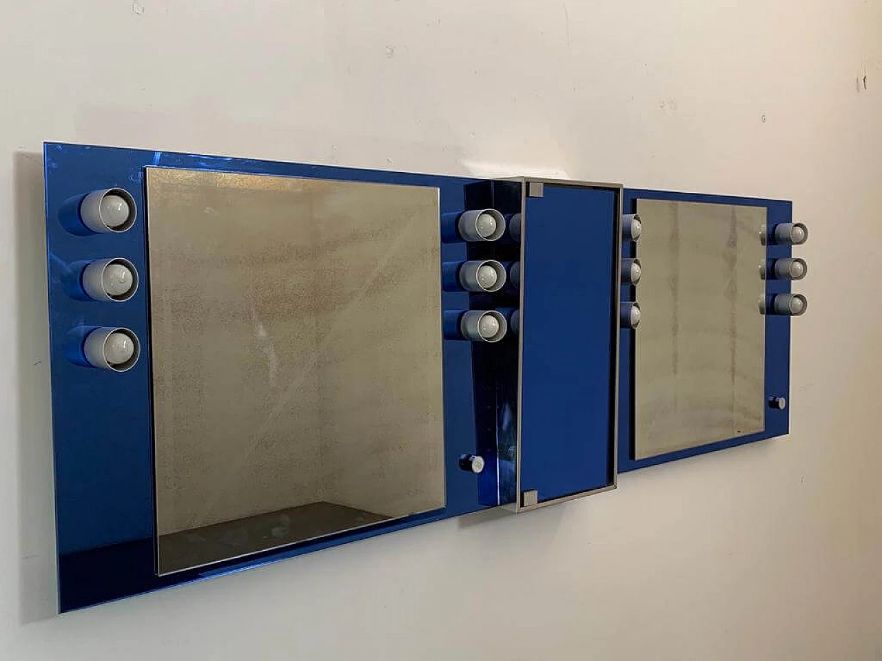 Doppio specchio con luci e armadietto centrale per Veca, anni '70 2