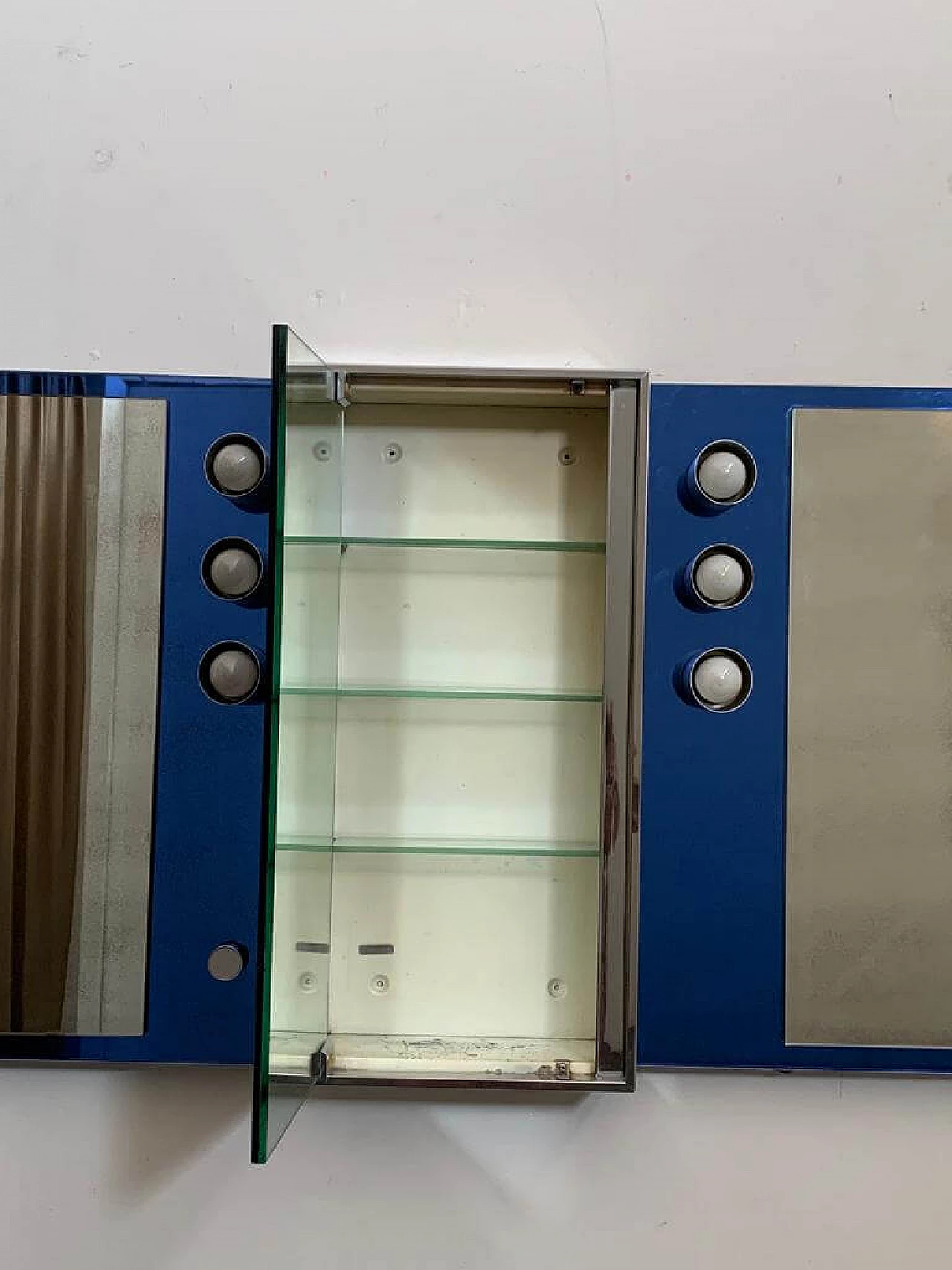 Doppio specchio con luci e armadietto centrale per Veca, anni '70 8