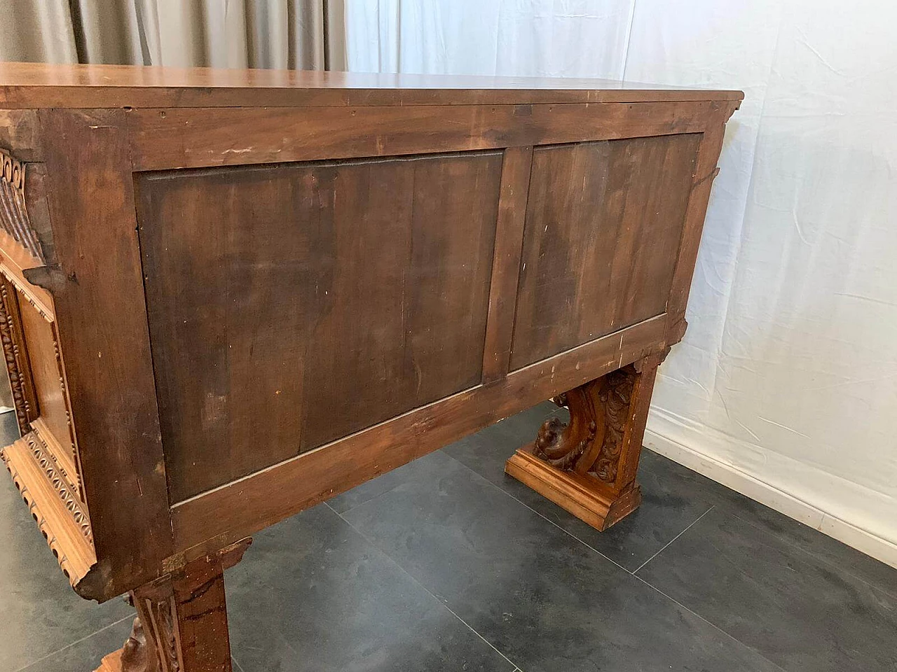Credenza in noce scolpito in stile Rinascimento, fine '800 6