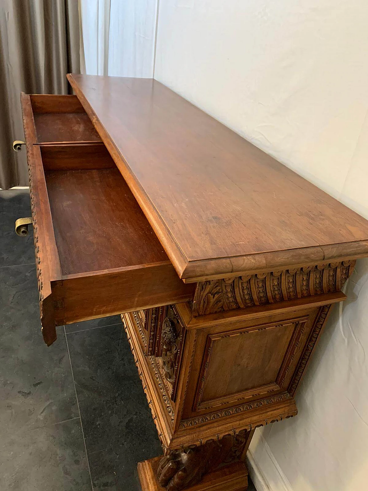 Credenza in noce scolpito in stile Rinascimento, fine '800 8
