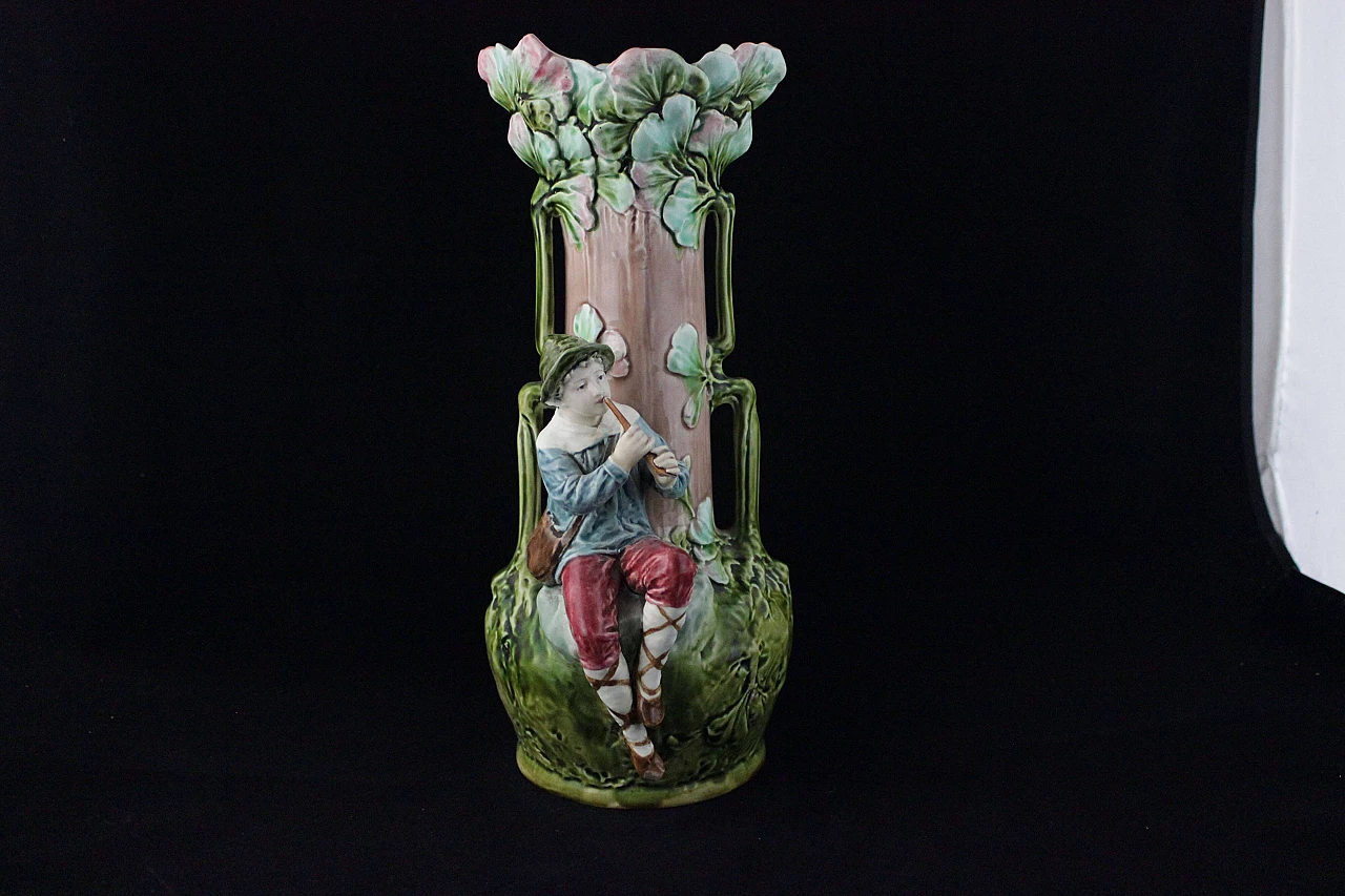 Pair of vases with reliefs of children and foliage in Art Nouveau style, early 20th century 2
