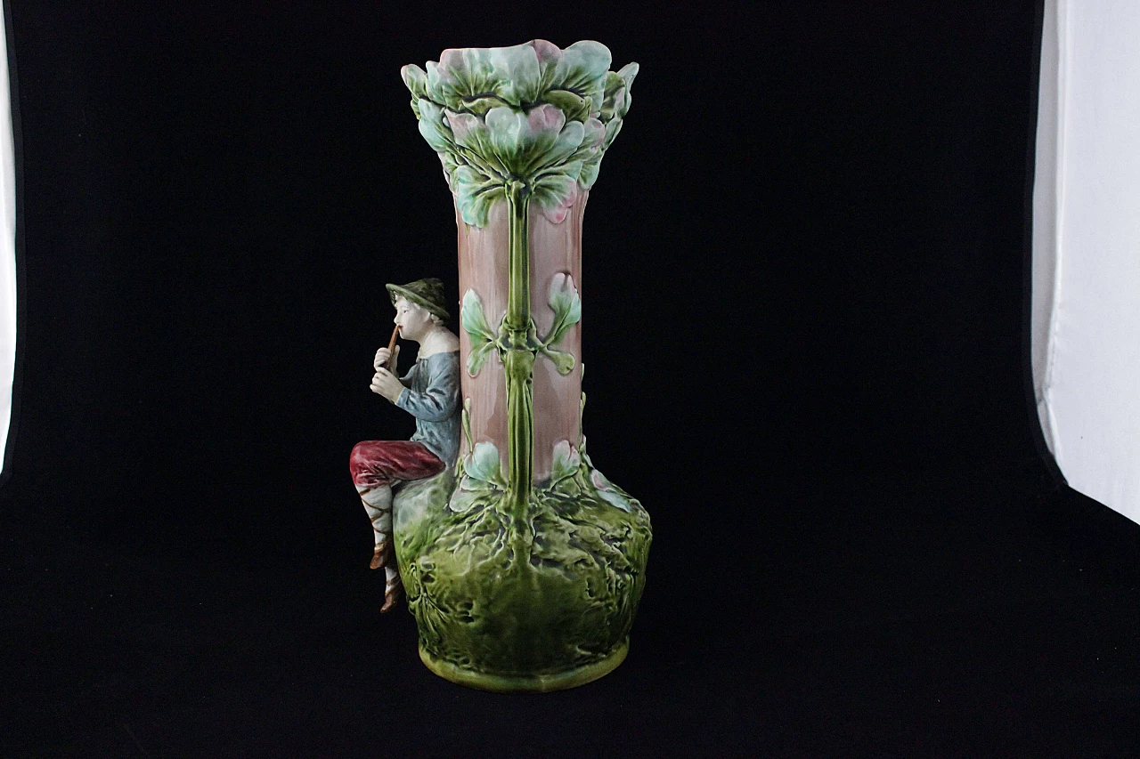 Pair of vases with reliefs of children and foliage in Art Nouveau style, early 20th century 3