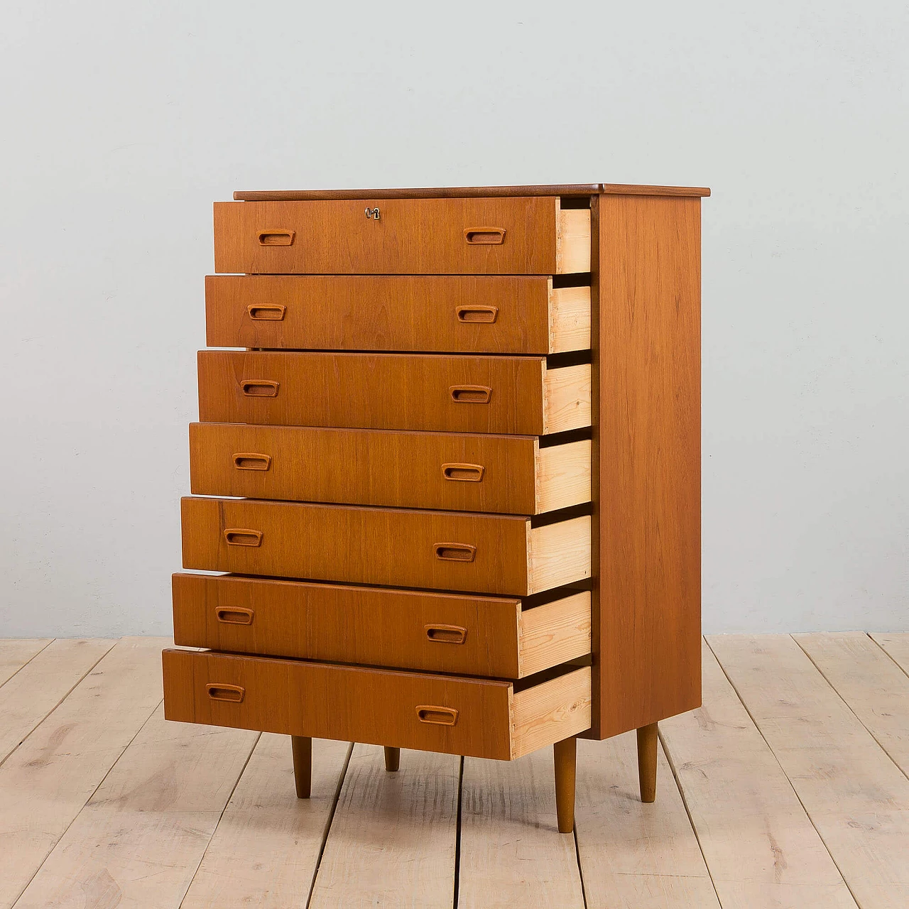 Comò scandinavo in teak con 7 cassetti, anni '60 2