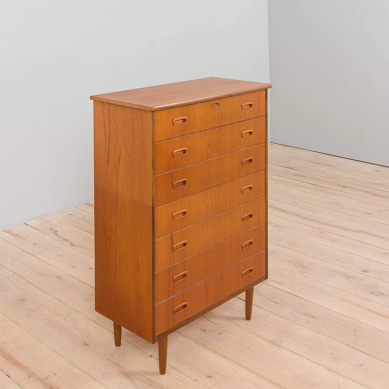 Comò scandinavo in teak con 7 cassetti, anni '60 7