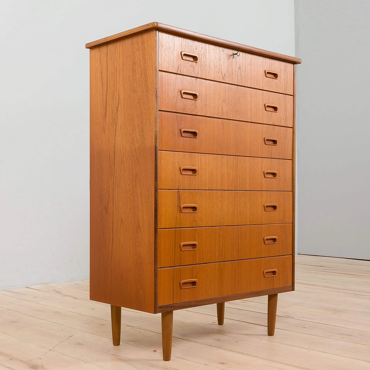 Comò scandinavo in teak con 7 cassetti, anni '60 9