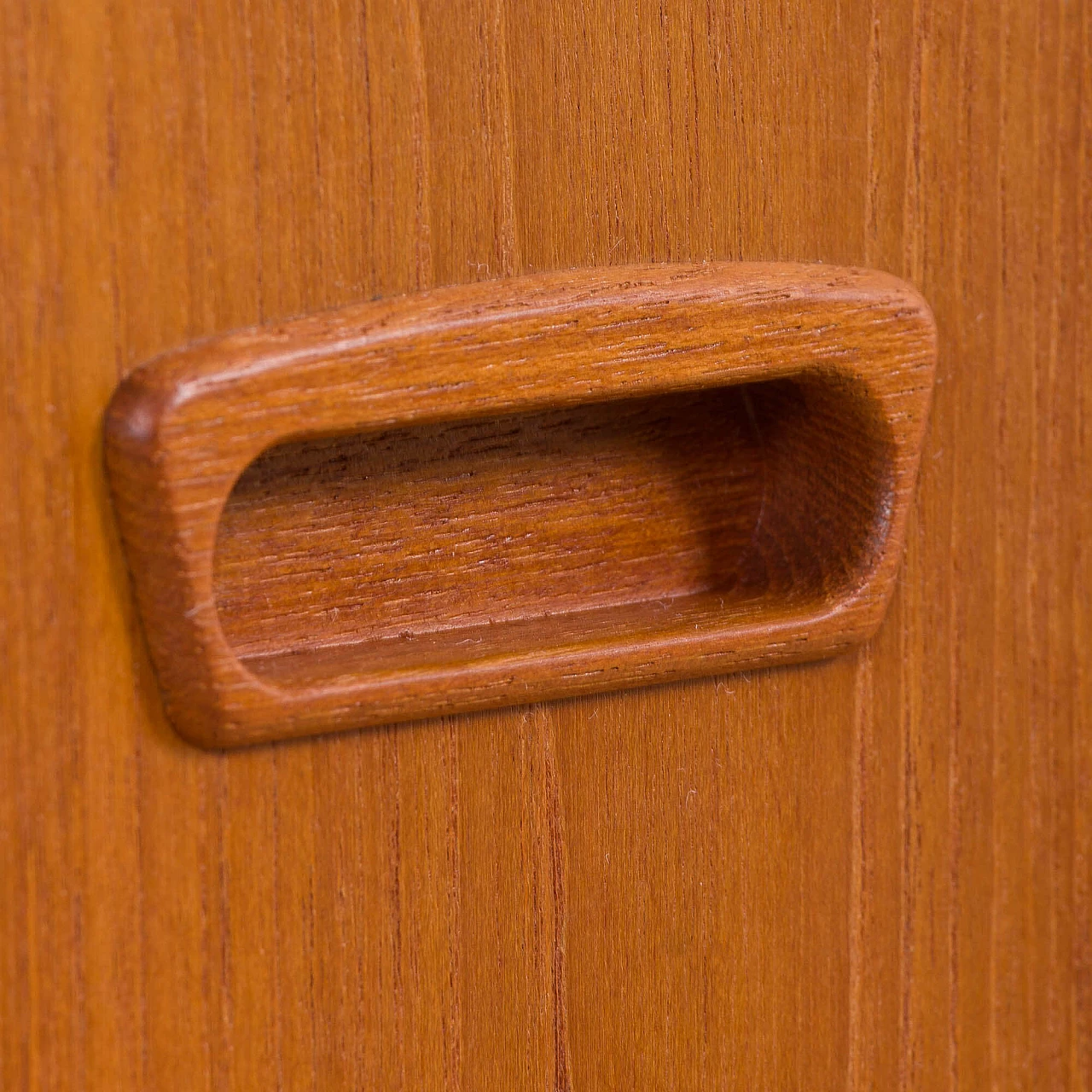 Comò scandinavo in teak con 7 cassetti, anni '60 13