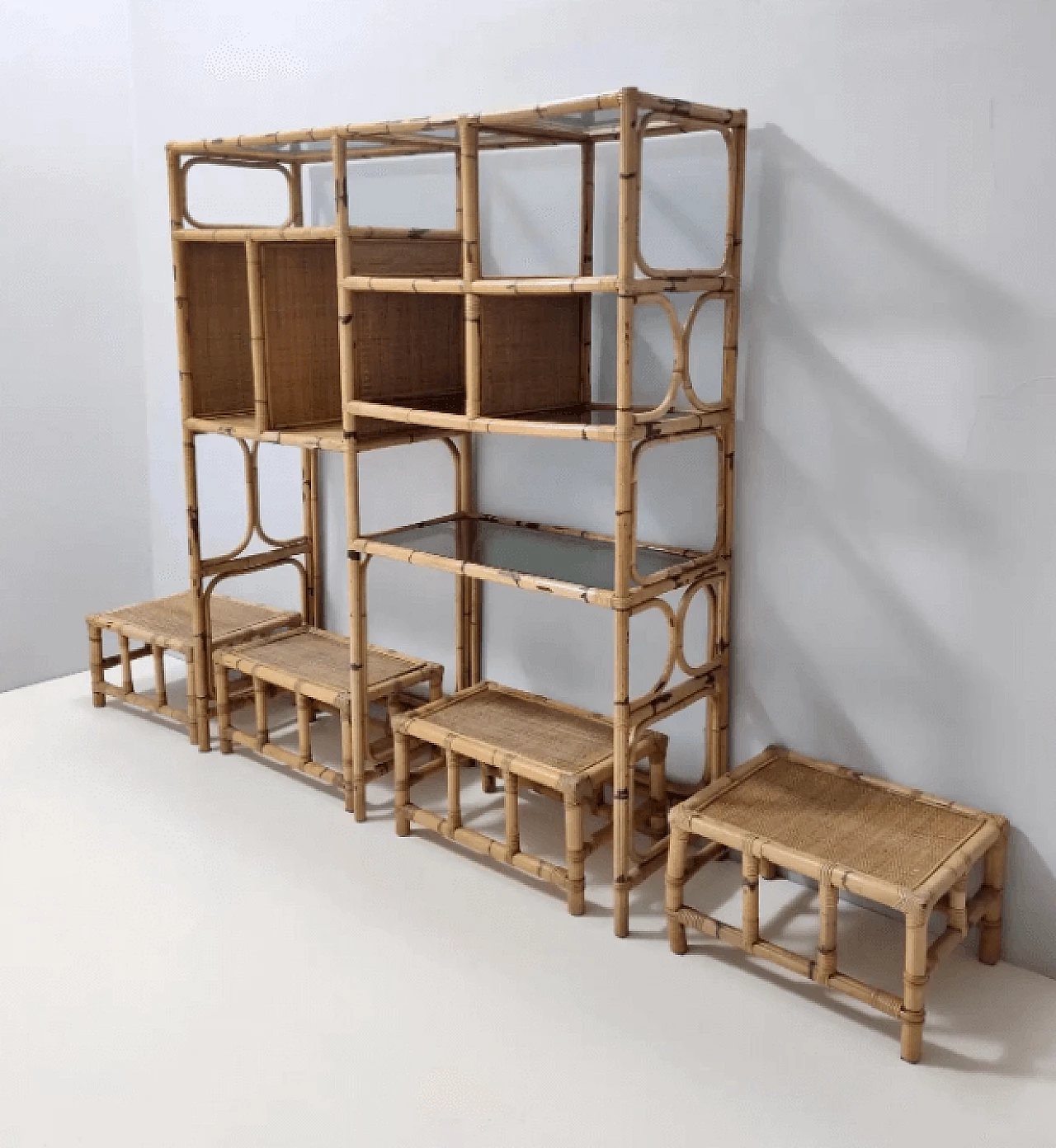 Bamboo bookcase with smoked glass shelves and four stools, 1970s 7