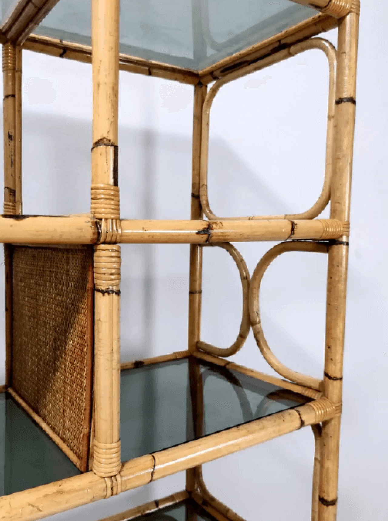 Bamboo bookcase with smoked glass shelves and four stools, 1970s 11