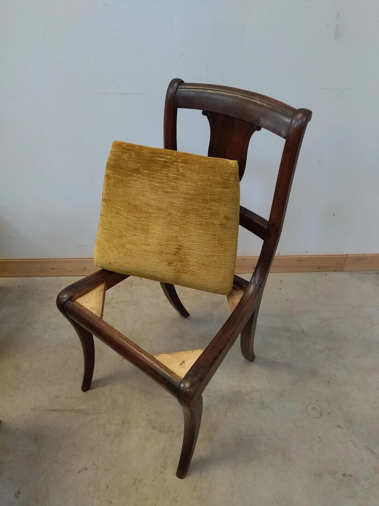 5 Empire-style walnut chairs, early 20th century 1