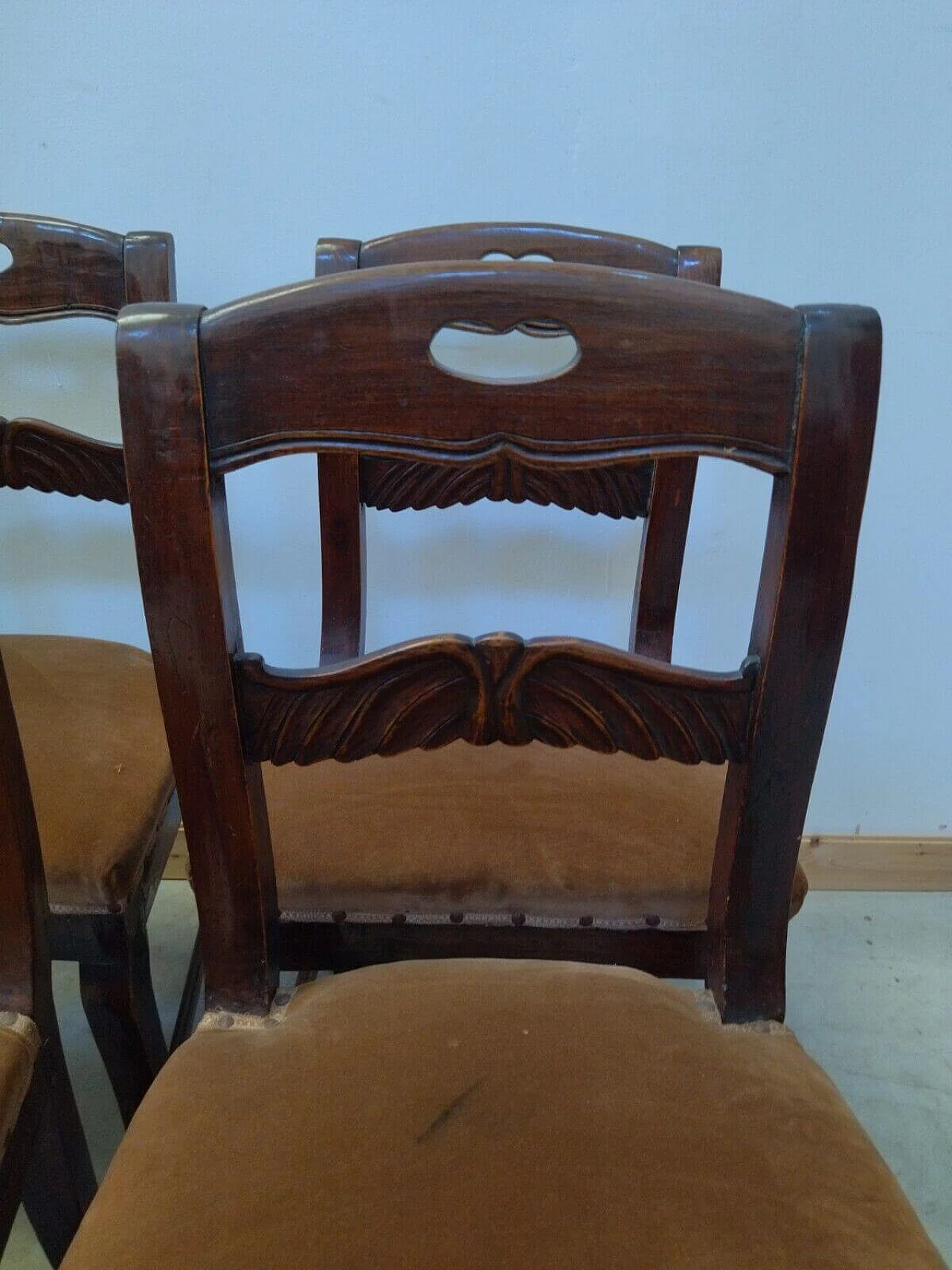 6 Empire-style walnut chairs, early 19th century 5