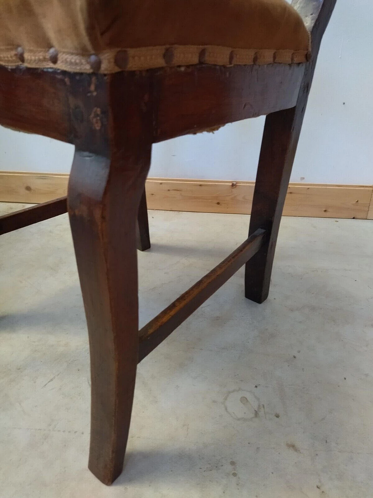 6 Empire-style walnut chairs, early 19th century 10