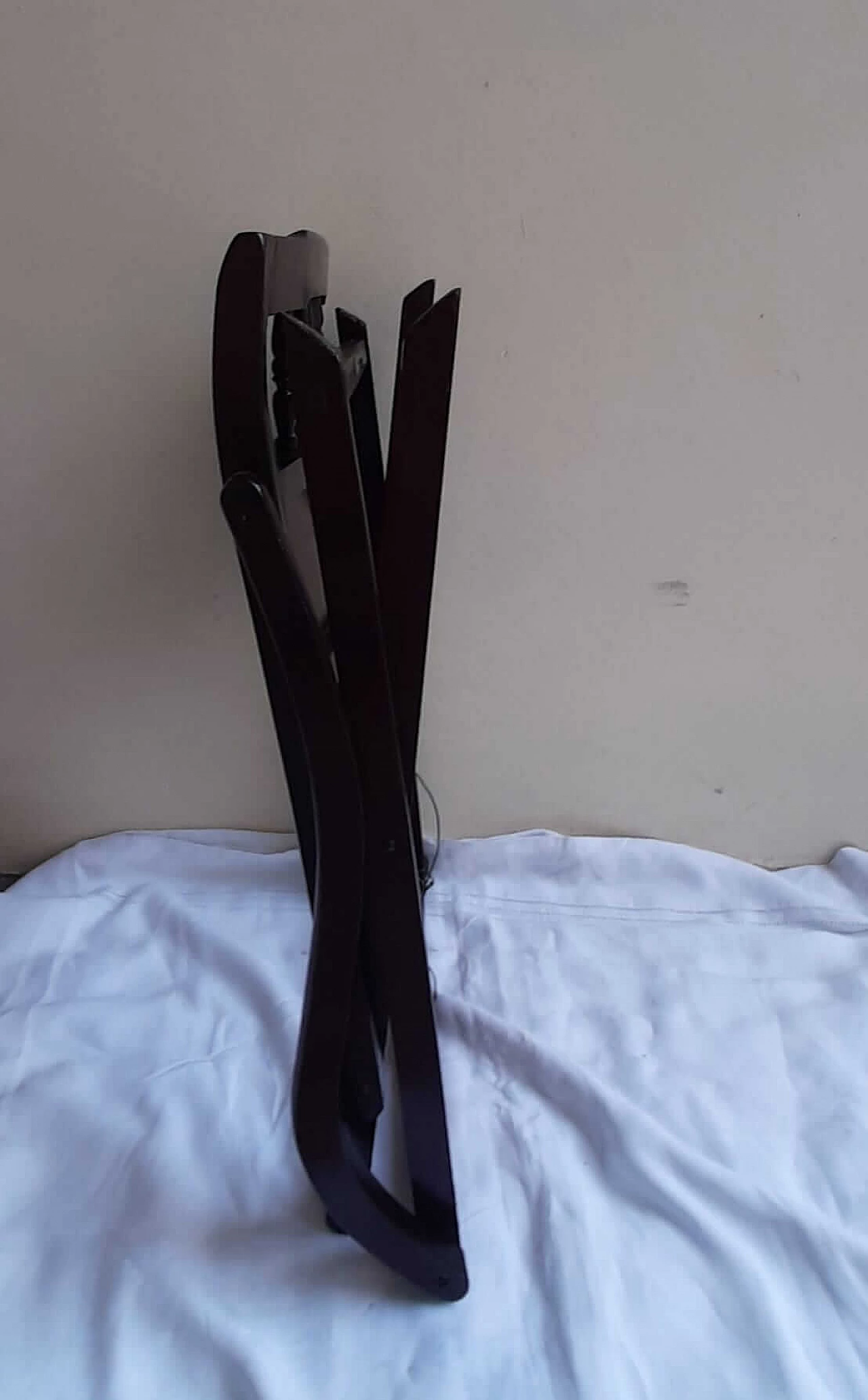 Coppia di sedie cinesi pieghevoli in legno, anni '30 2