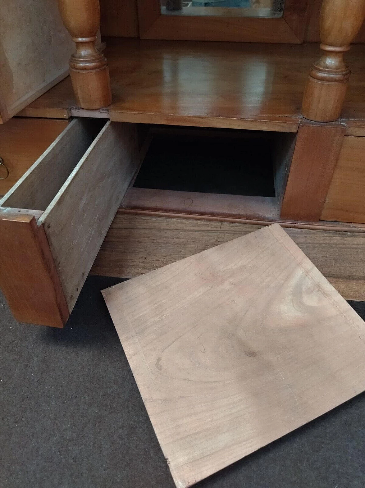 Umbertide walnut flap cabinet, late 19th century 6