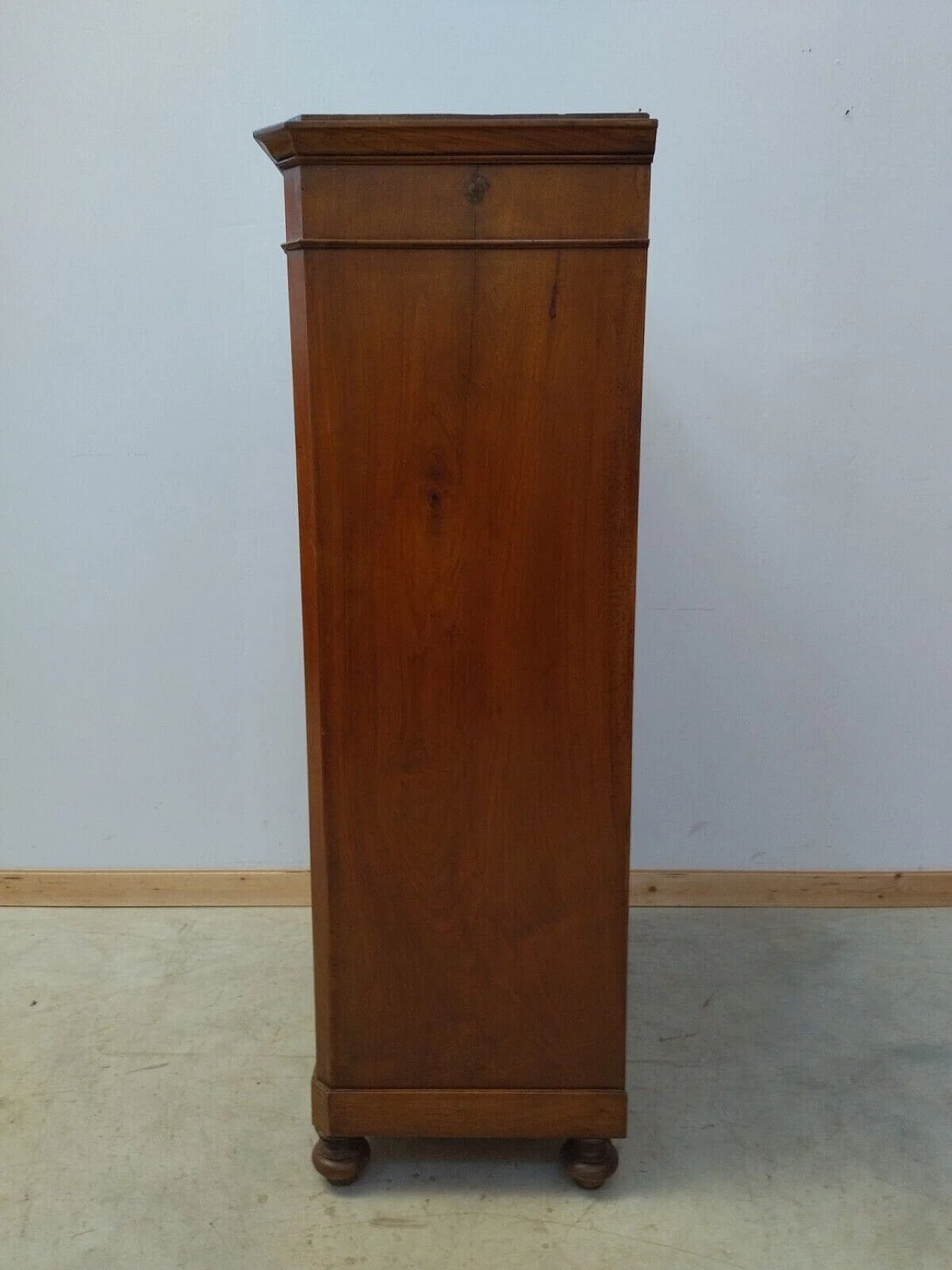 Umbertide walnut flap cabinet, late 19th century 9