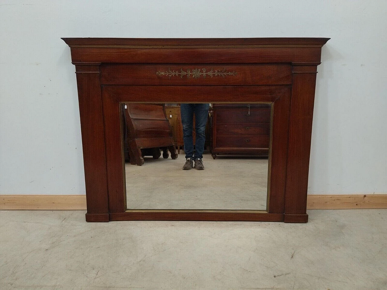 Specchiera o caminiera Impero in noce, primo '800 2