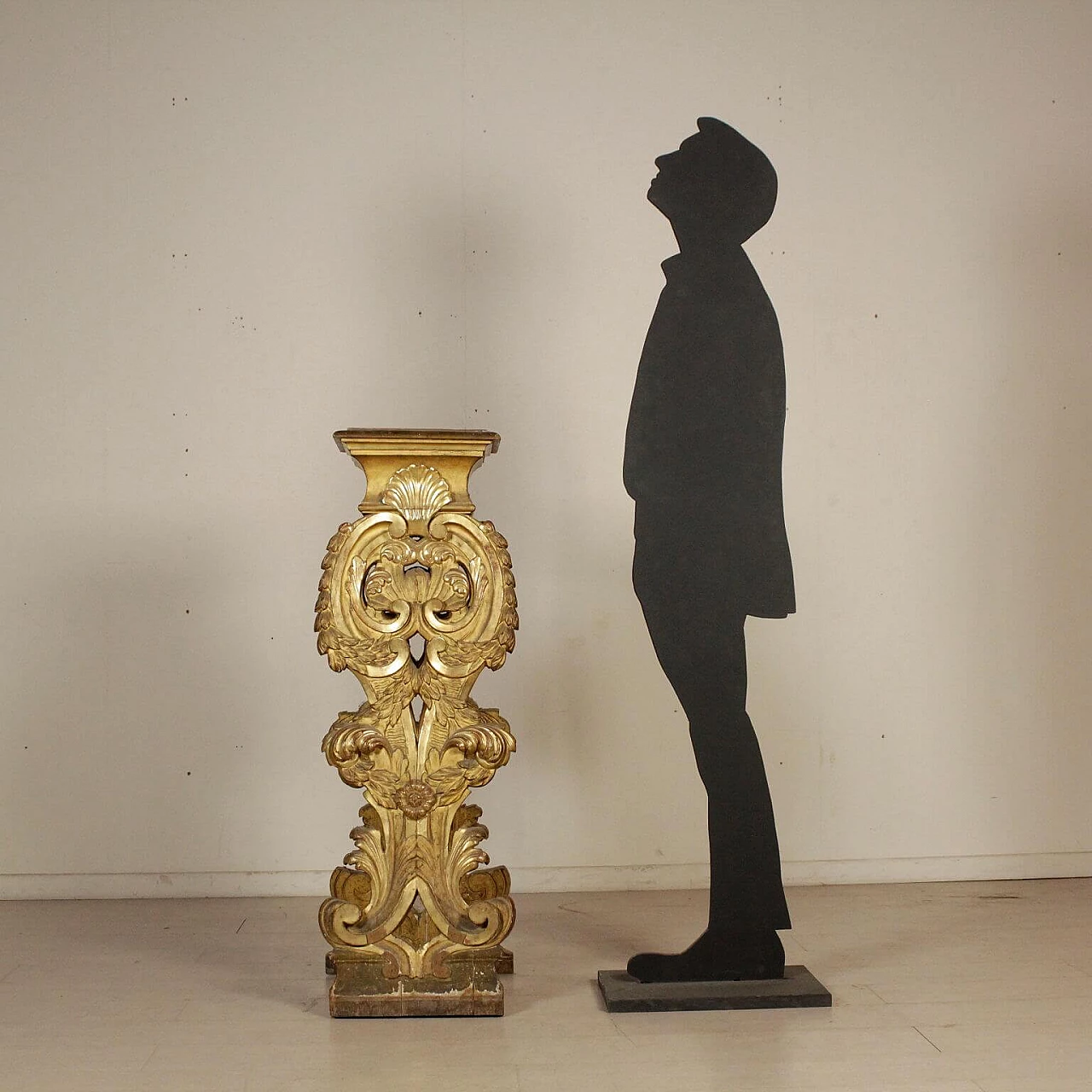 Colonna portavaso dorata, '700 2