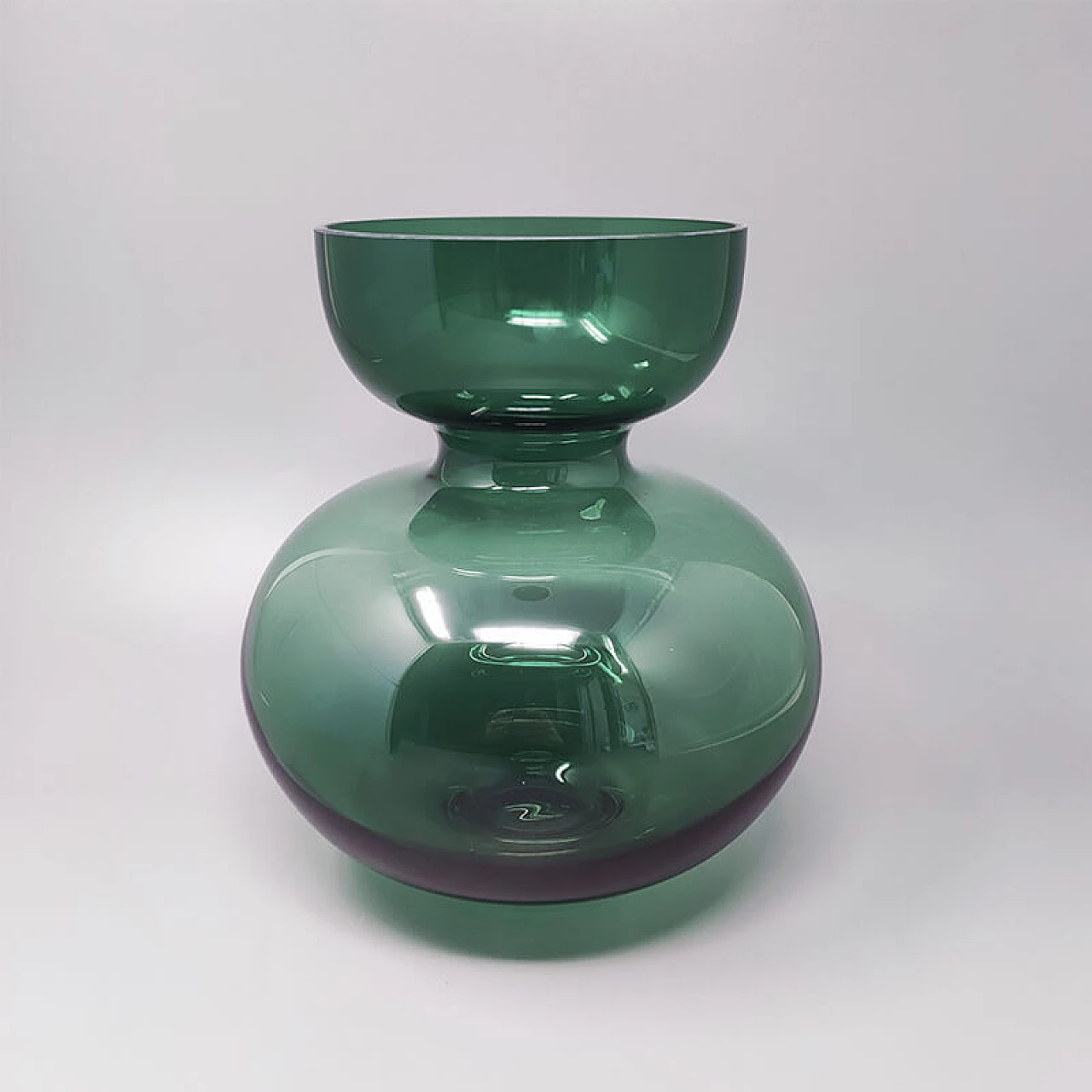 Vaso in vetro soffiato verde di G. Jensen, anni '90 1