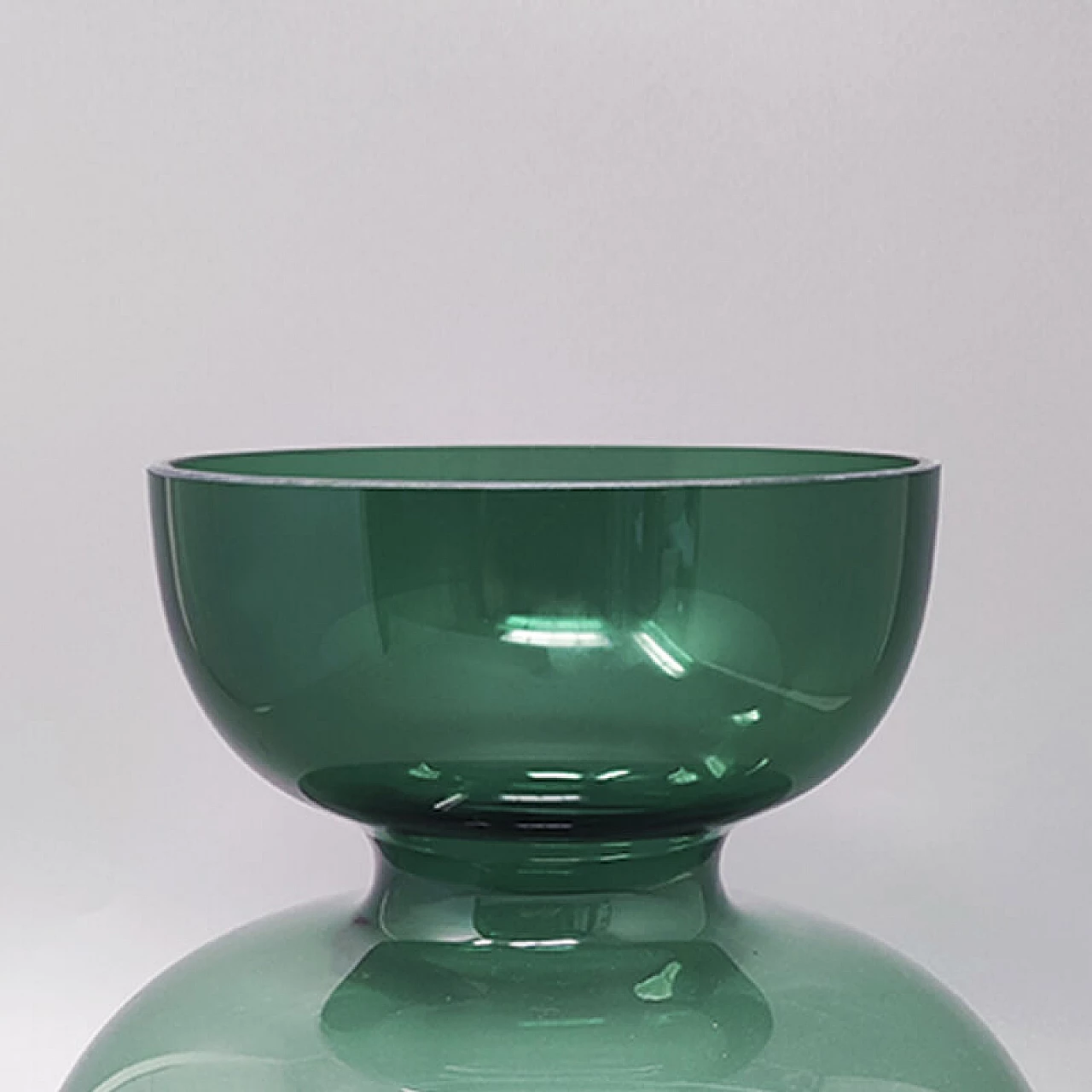 Vaso in vetro soffiato verde di G. Jensen, anni '90 3