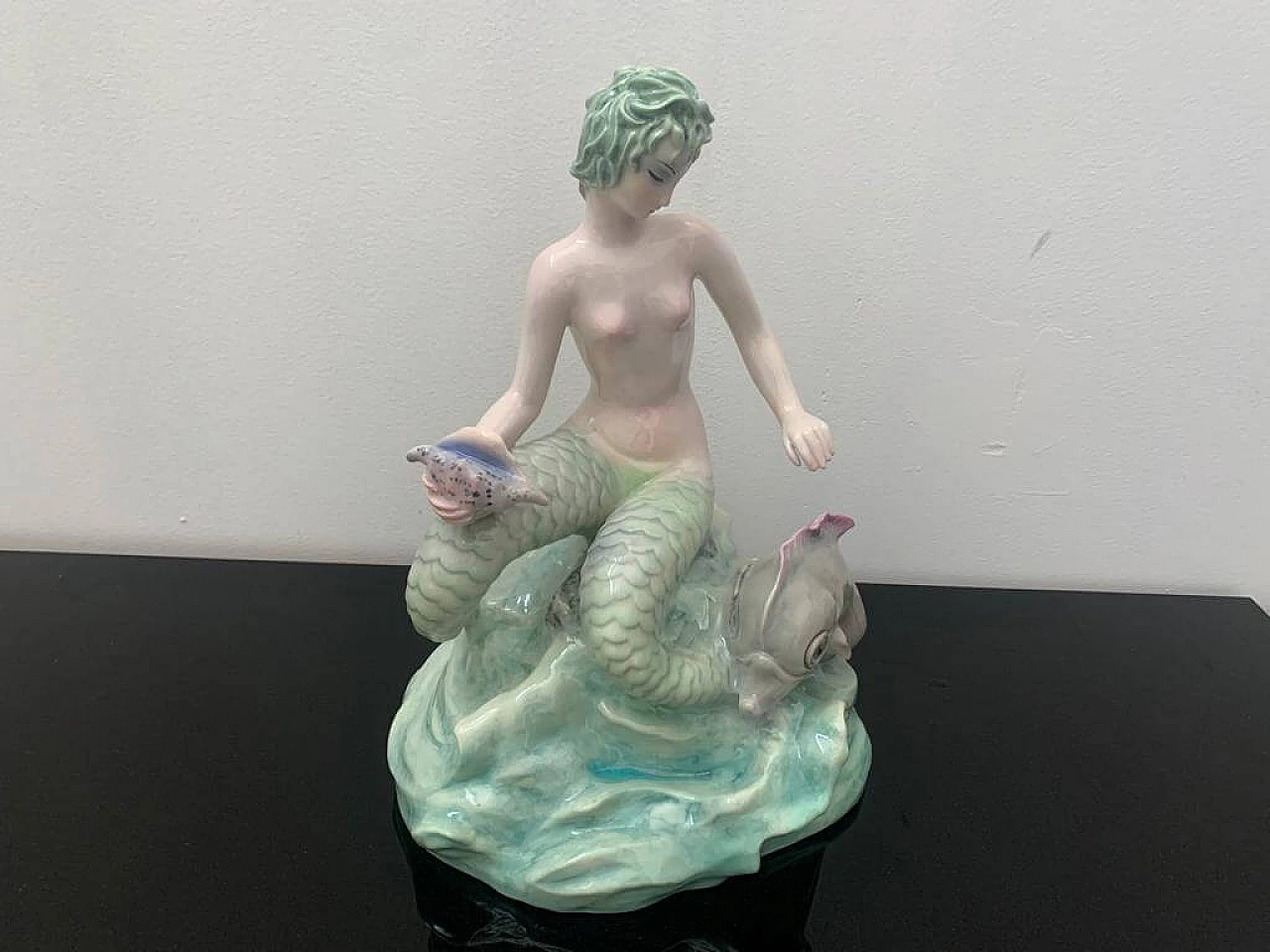 Scultura in ceramica raffigurante sirena bicaudata di Le Bertetti, anni '30 3