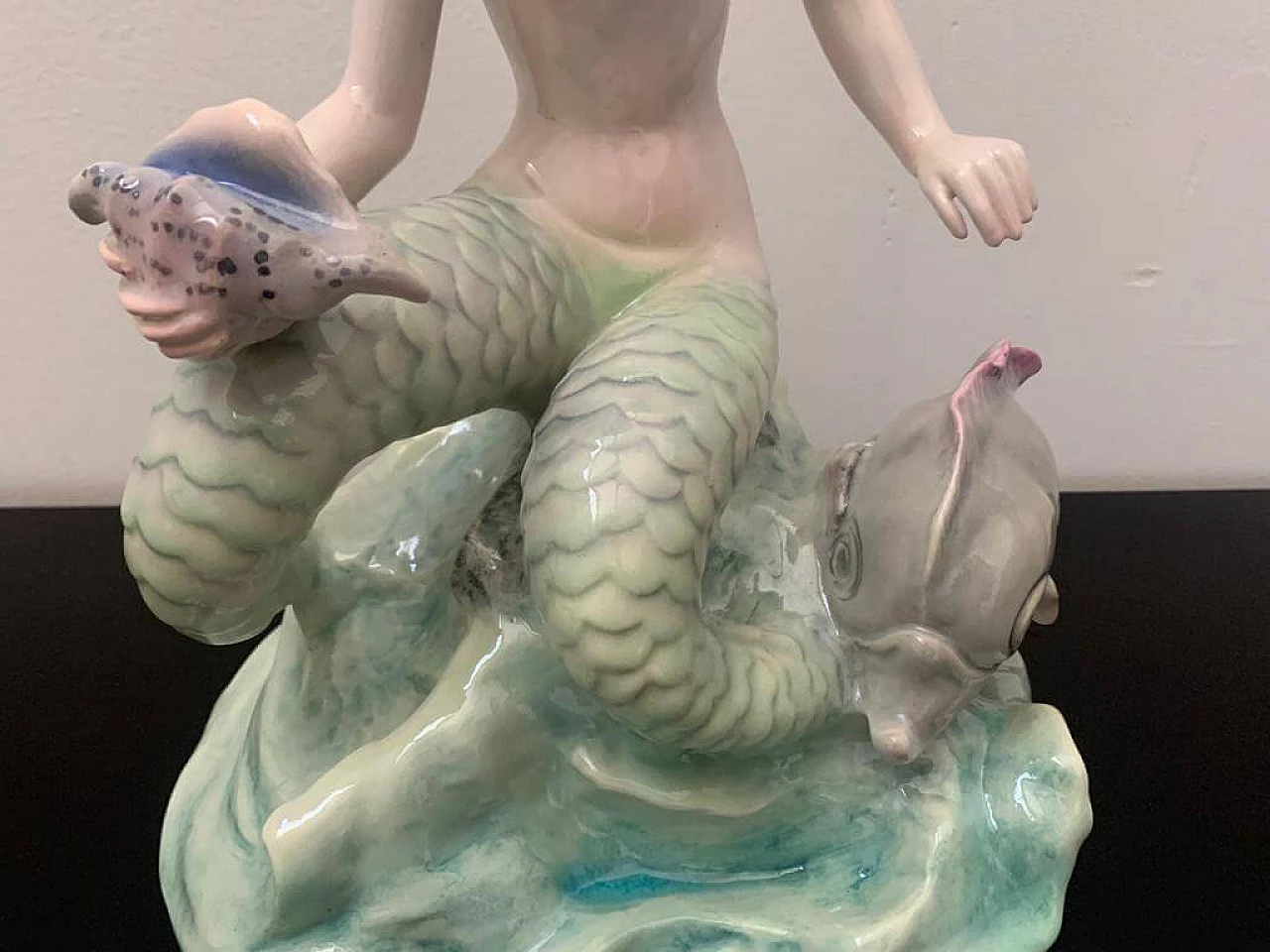 Scultura in ceramica raffigurante sirena bicaudata di Le Bertetti, anni '30 7