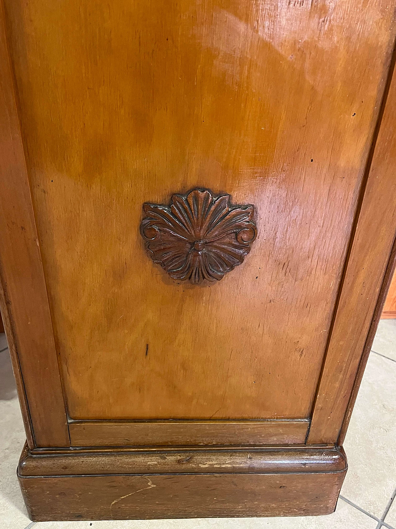 Walnut pendulum clock with carvings, 1940s 2